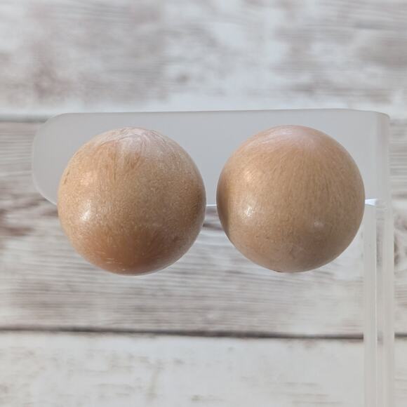Vintage Clip On Earrings Retro Tan Domed Just Over 7/8" - Picture 1 of 10